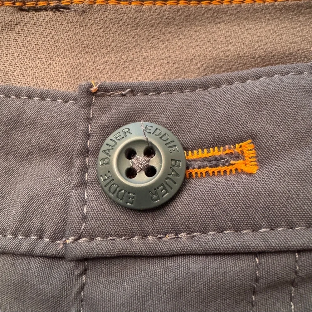 Eddie Bauer Men's Rainier Shorts Size 32 Grey